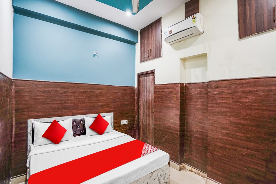 Hotel Aura Residency, Noida City, Noida