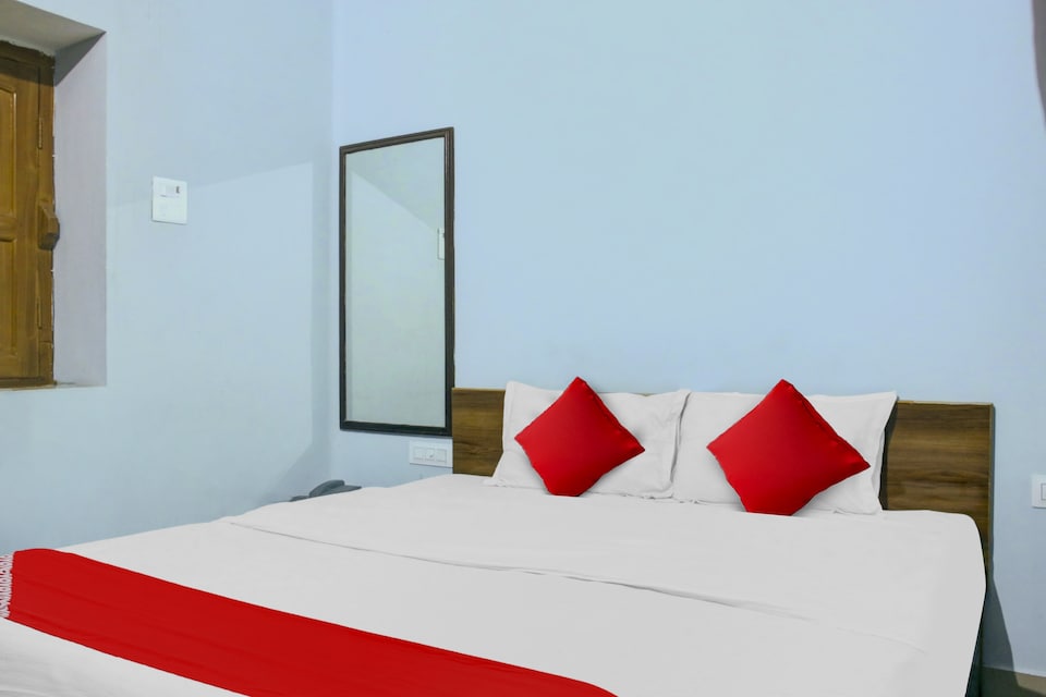 Hotel O Triveni, Gandhi Maidan Patna, Patna