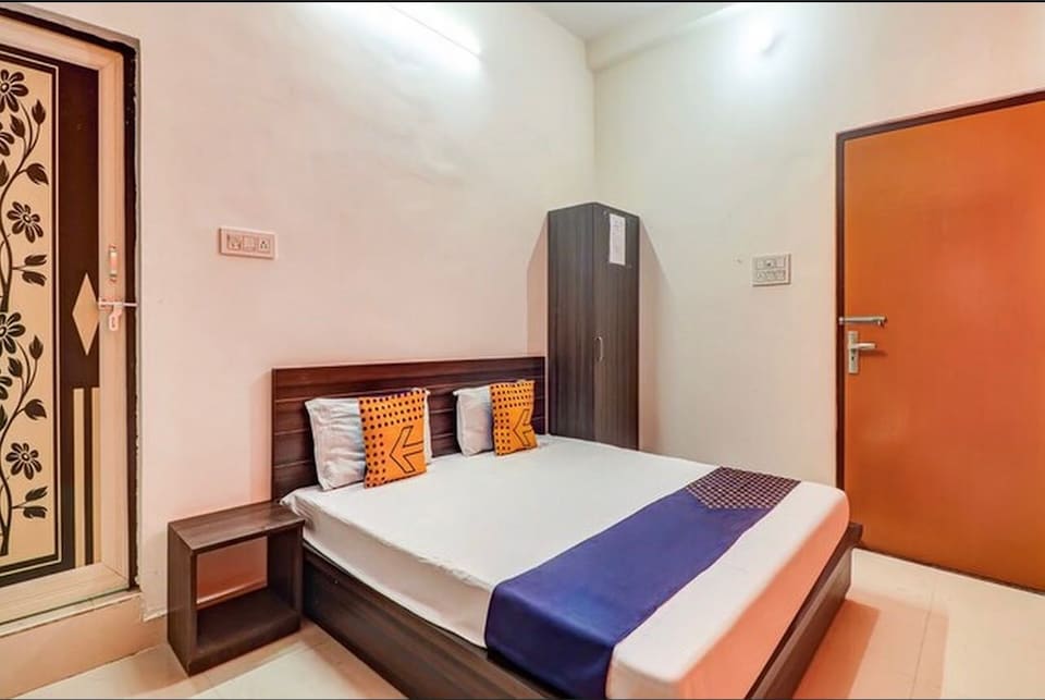 OYO Hotel Shubhi Palace, Alambagh Lucknow, Lucknow