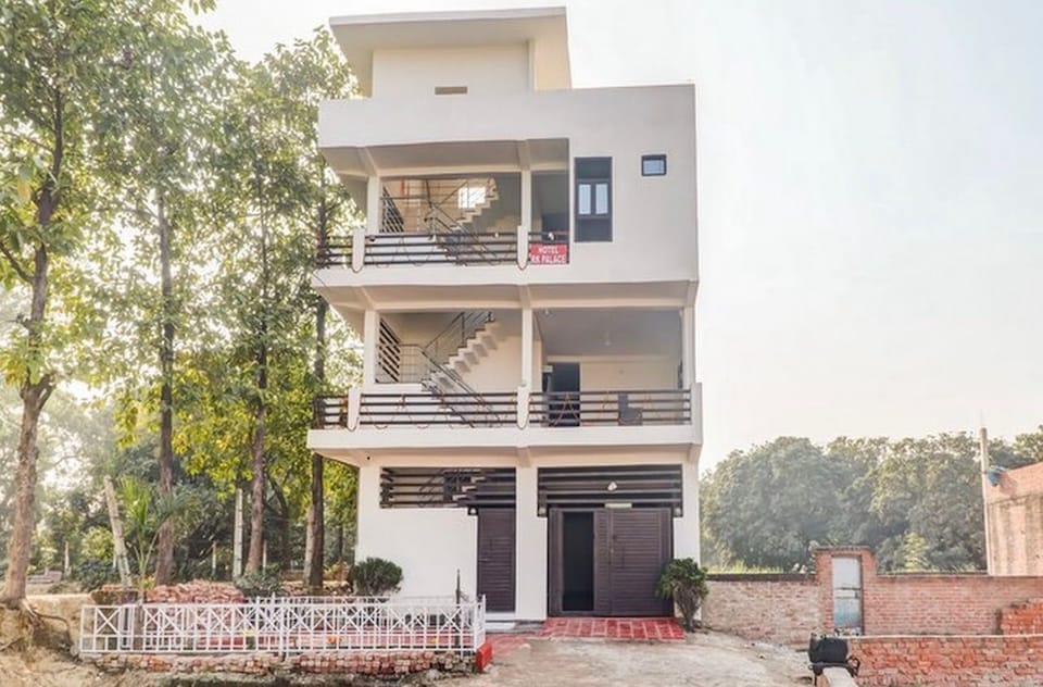 OYO Hotel Shubhi Palace, Alambagh Lucknow, Lucknow