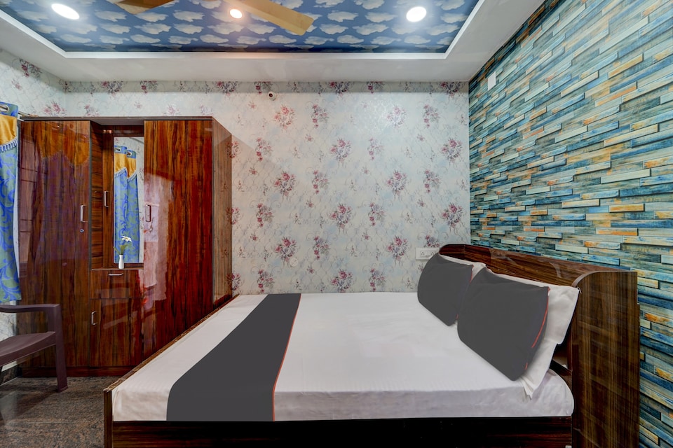 Collection O Jk Residency, Guindy Chennai, Chennai