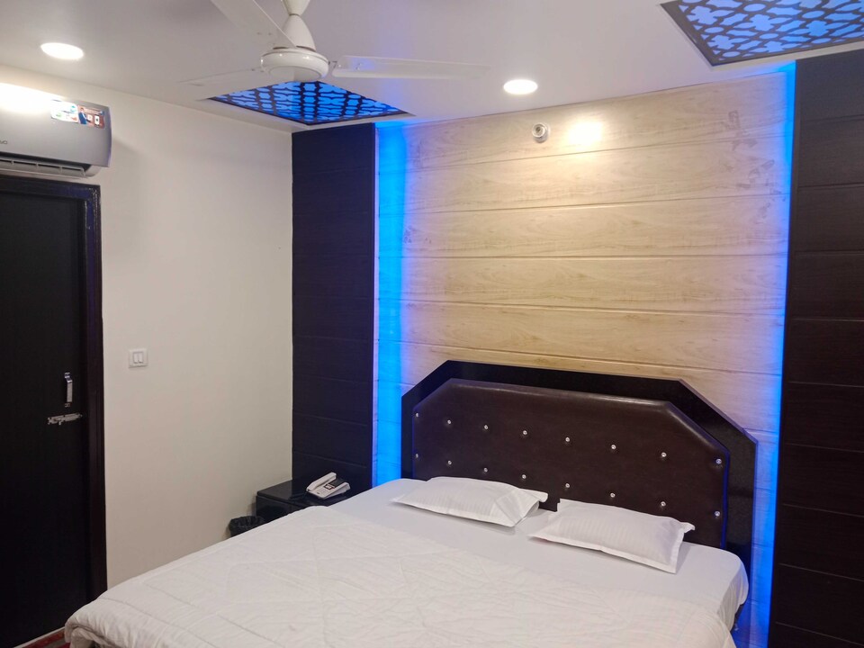 POP Grand Inn Near Sahara Ganj Mall, Charbagh Lucknow, Lucknow