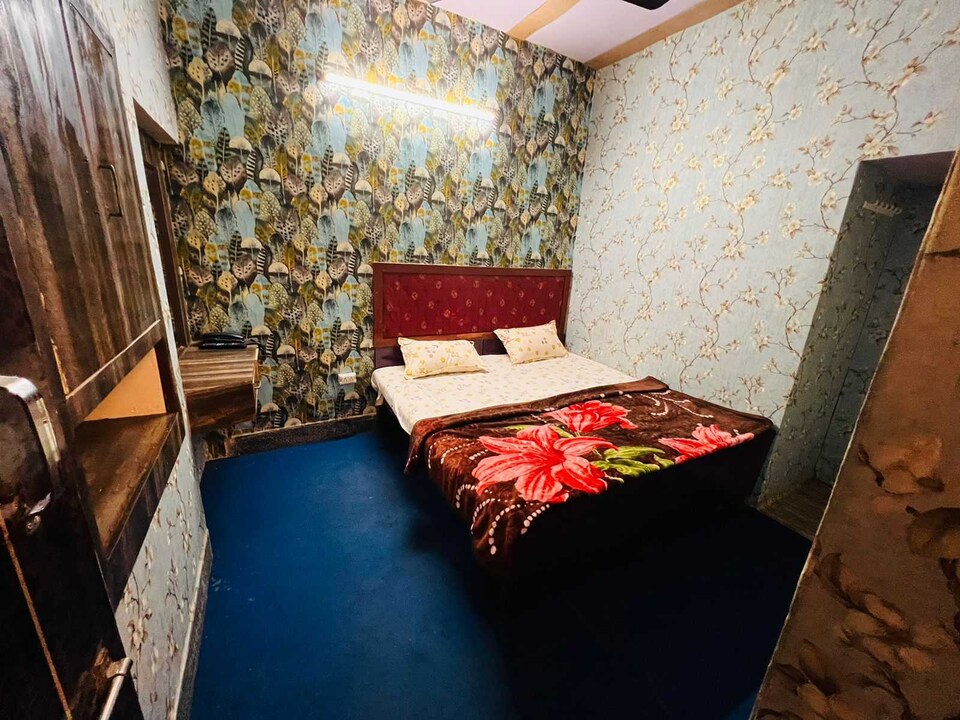 OYO Taj City Hotel, Shilpgram, Agra