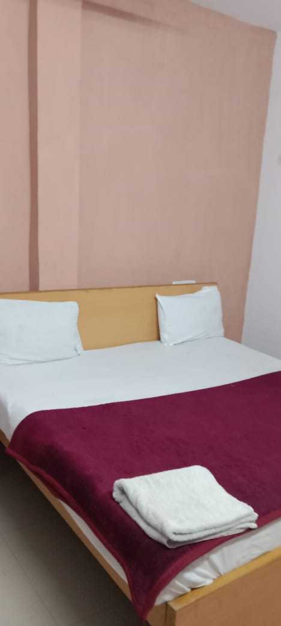 OYO Hotel Isha East Near ISKCON Temple Noida, Noida City, Noida