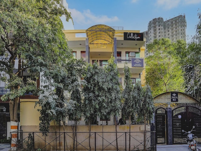 Hotel O Uk House Residency