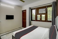 Hotel O Uk House Residency