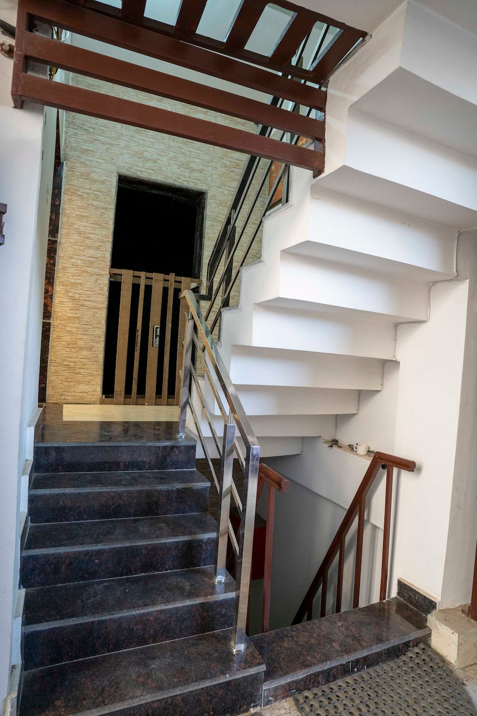 OYO Hotel Budget Inn Near Gomti Riverfront Park, Gomti Nagar Lucknow, Lucknow