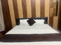Spot On Elvis Guest House