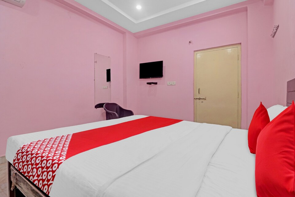 Flagship 805430  KMS Inn, Kukatpally, Hyderabad