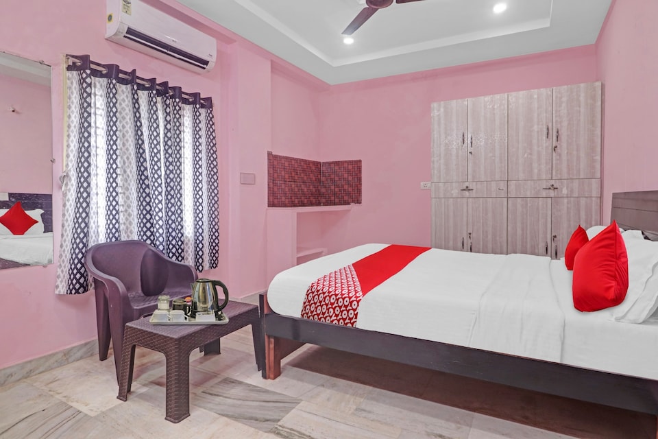 Flagship 805430  KMS Inn, Kukatpally, Hyderabad