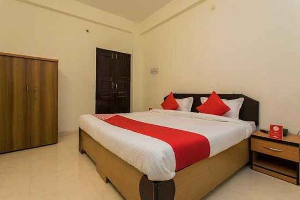 OYO Home Hotel Pacific Hills, Rajender Nagar, Indore