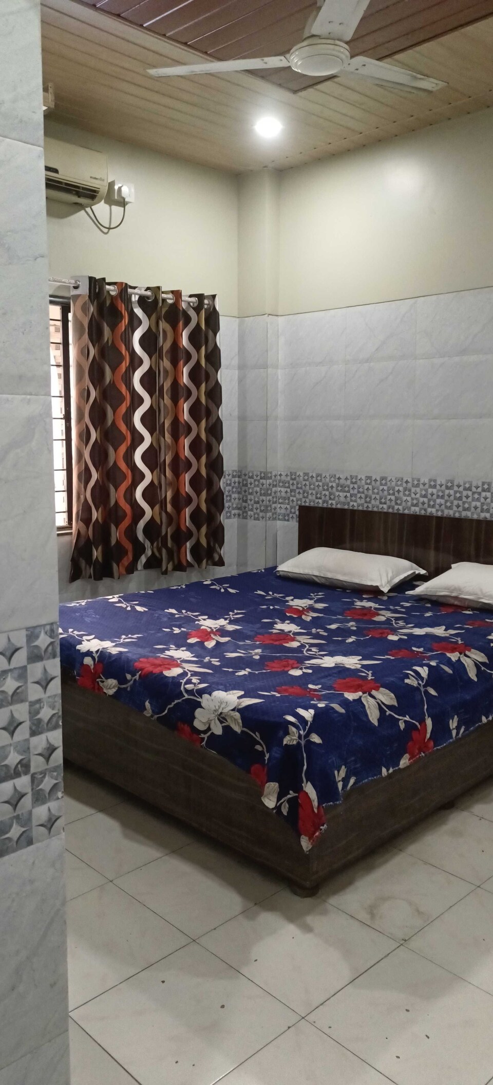 POP 80545E Hotel Yashraj Lodge, Hadapsar Pune, Pune