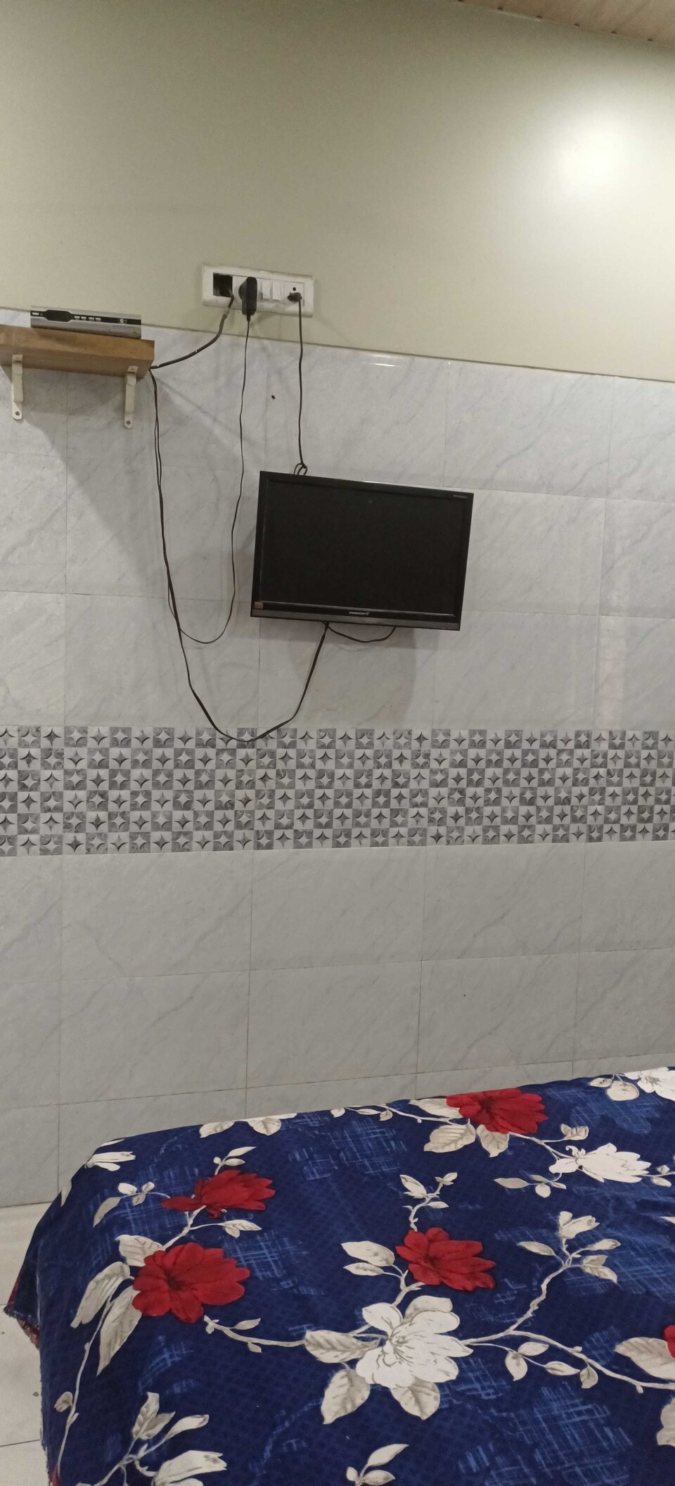 POP 80545E Hotel Yashraj Lodge, Hadapsar Pune, Pune