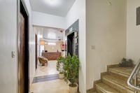Townhouse by OYO Mayfield Garden Nearby Golf Course Road