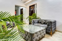 Townhouse by OYO Mayfield Garden Nearby Golf Course Road