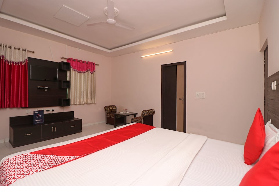 OYO 12520 Hotel Grand Tara, Neemrana, Neemrana
