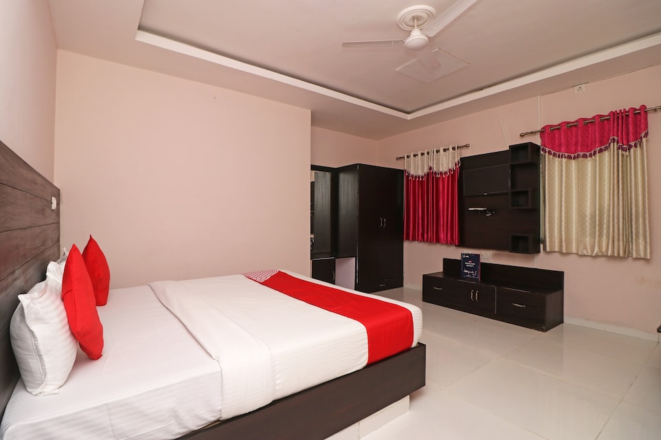 OYO 12520 Hotel Grand Tara, Neemrana, Neemrana
