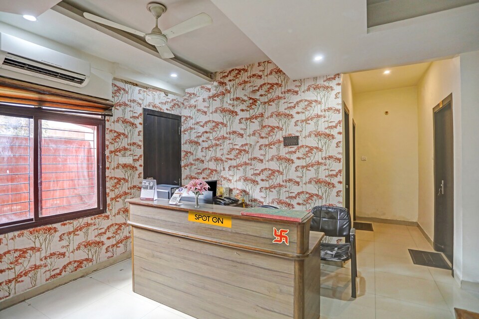 SPOT ON Hotel Harmony, Railway Station Allahabad, Prayagraj