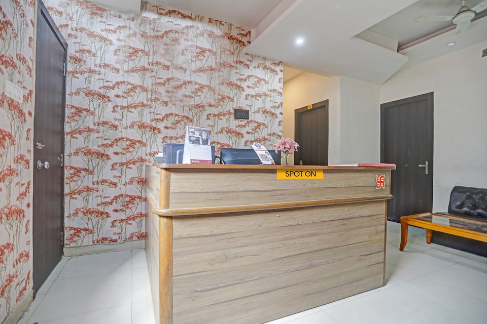 SPOT ON Hotel Harmony, Railway Station Allahabad, Prayagraj