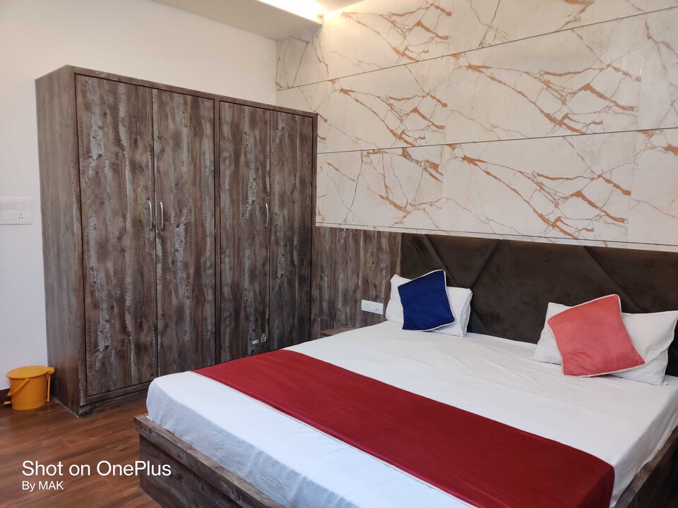 POP 80558F Hotel Lotus Inn, Shilpgram, Agra