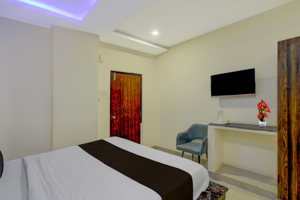 Collection O Bongloor X Road Formerly Sharan Inn, LB Nagar-Ramoji, Hyderabad