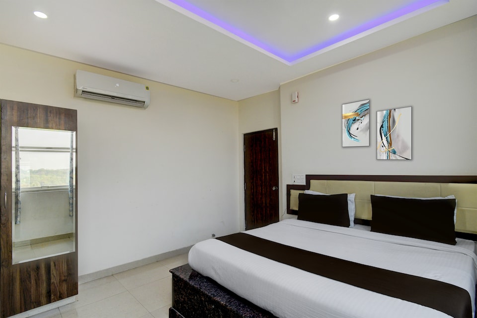 Collection O Bongloor X Road Formerly Sharan Inn, LB Nagar-Ramoji, Hyderabad