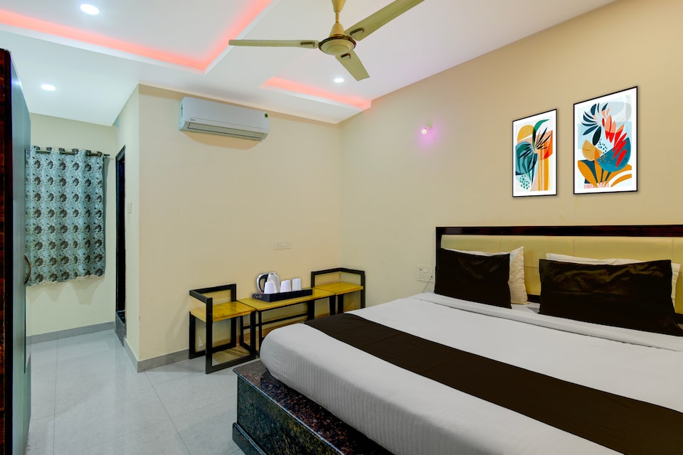 Super Collection O Bongloor X Road Formerly Sharan Inn, LB Nagar-Ramoji, Hyderabad