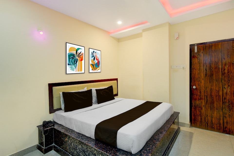 Collection O Bongloor X Road Formerly Sharan Inn, LB Nagar-Ramoji, Hyderabad
