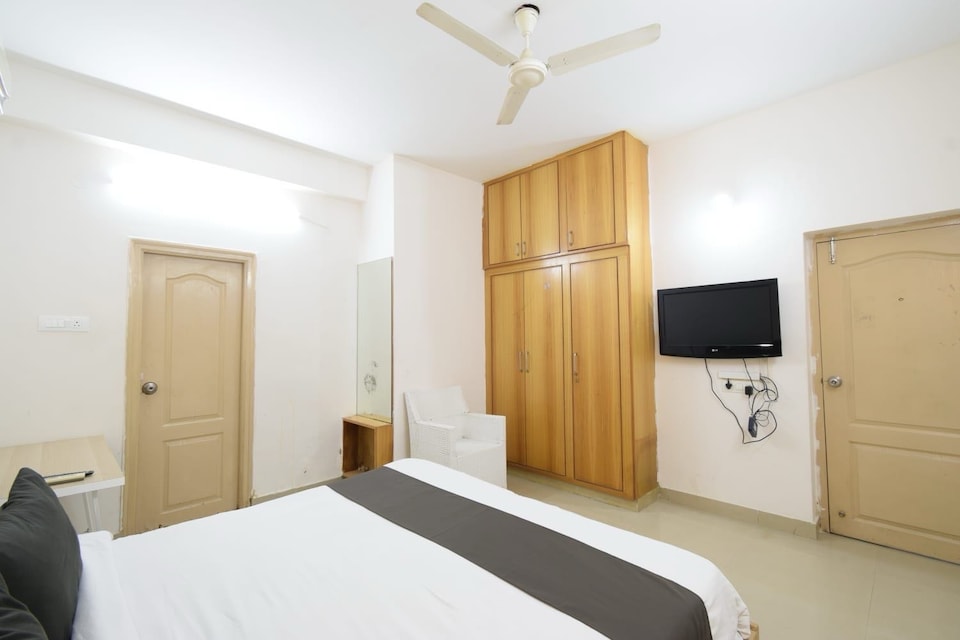 Collection O Bongloor X Road Formerly Sharan Inn, LB Nagar-Ramoji, Hyderabad