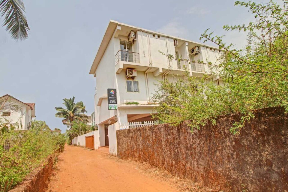 Collection O Blue Crown Hotel, Morjim Goa, Goa