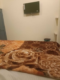 OYO S K Hotel & Restaurant