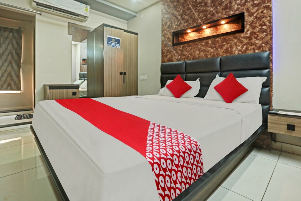 OYO Flagship 805693 Gokulam Grand, Ramaraopet Kakinada, Kakinada