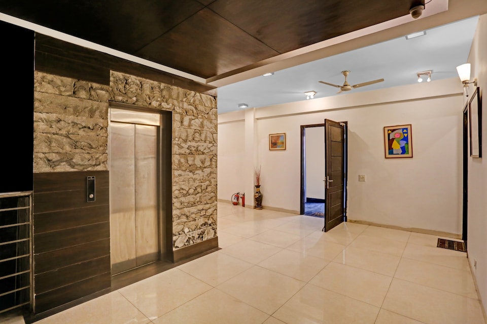 Collection O Global Luxury Stays, HUDA CENTRE 1, Gurgaon