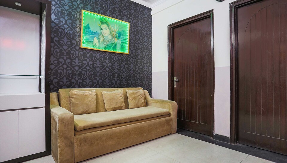 Hotel O Royal Galaxy, Kalkaji Delhi, Delhi