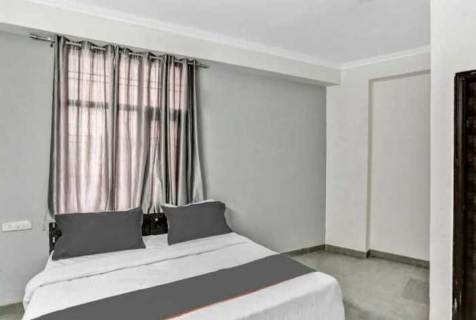 Live on NOD1380, Noida City, नोएडा