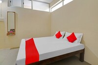 OYO 805859 Sri Sai Boarding And Lodging