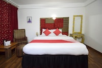 OYO 12527 Hotel Oak Valley