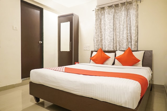 OYO Hotel Sunrise Regency