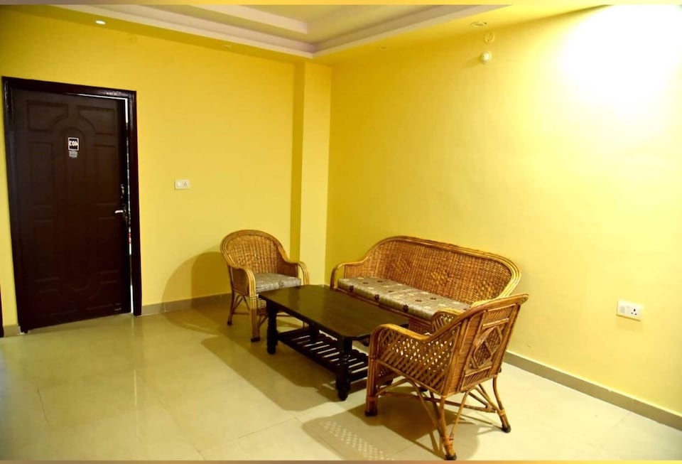 POP HOME 80589E The Raja Palc Inn , Laxman Jhula, Rishikesh