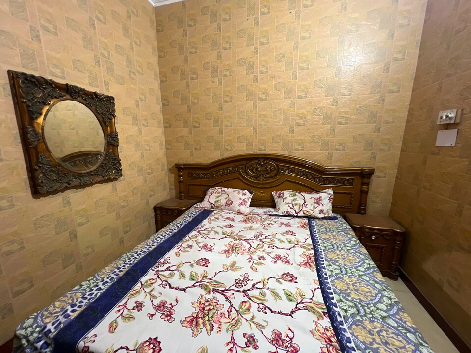 POP 80590G Aarvi Guest House , Ambala Cantt, Ambala
