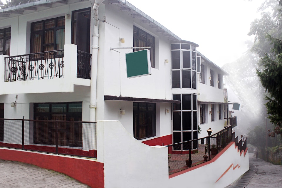 OYO 9494 Arma Dale Hotel, Highcourt Nainital, Nainital