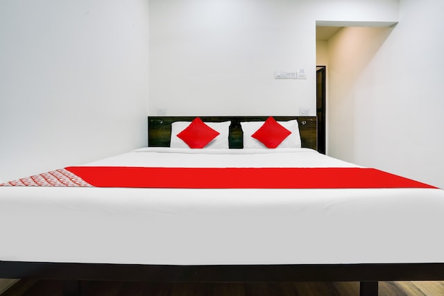 Hotel O White Villa