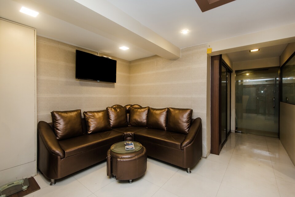 OYO Hotel Lake Bloom Residency 2 Near Airport Road Metro Station, Mumbai Powai-Chandivali-Vikhroli, Mumbai