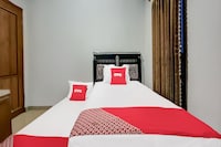 OYO 92065 Kos Flobamor