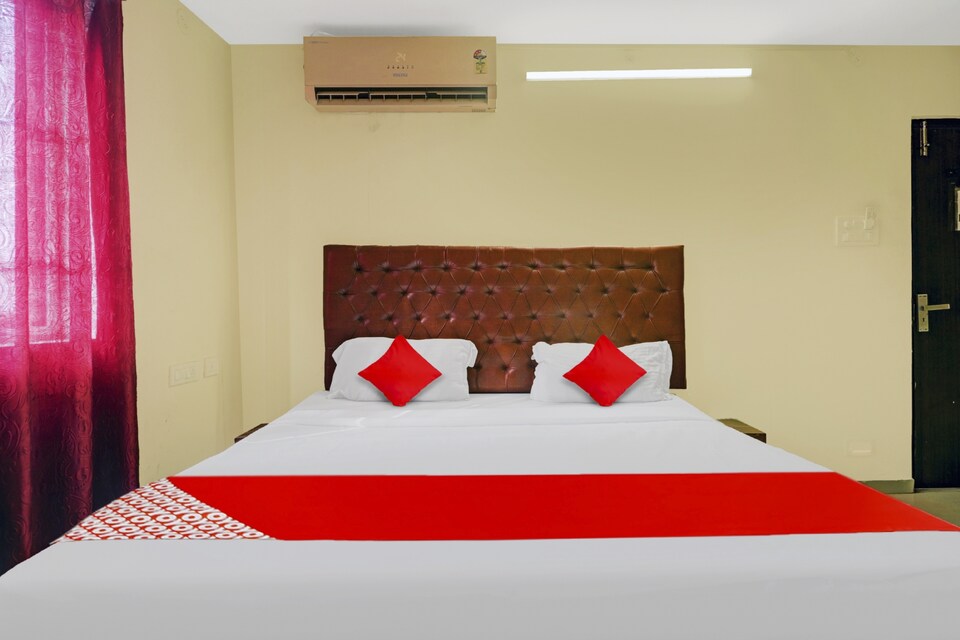 OYO Flagship New Shiridi Crystal Near Birla Mandir, Abids-Nampally, Hyderabad