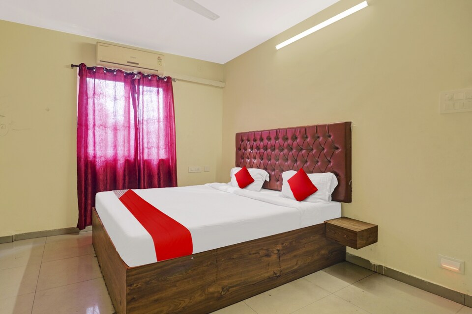OYO Flagship New Shiridi Crystal Near Birla Mandir, Abids-Nampally, Hyderabad