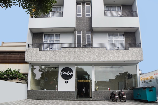 Super OYO Capital O 92066 Papakoel Hotel & Cafe