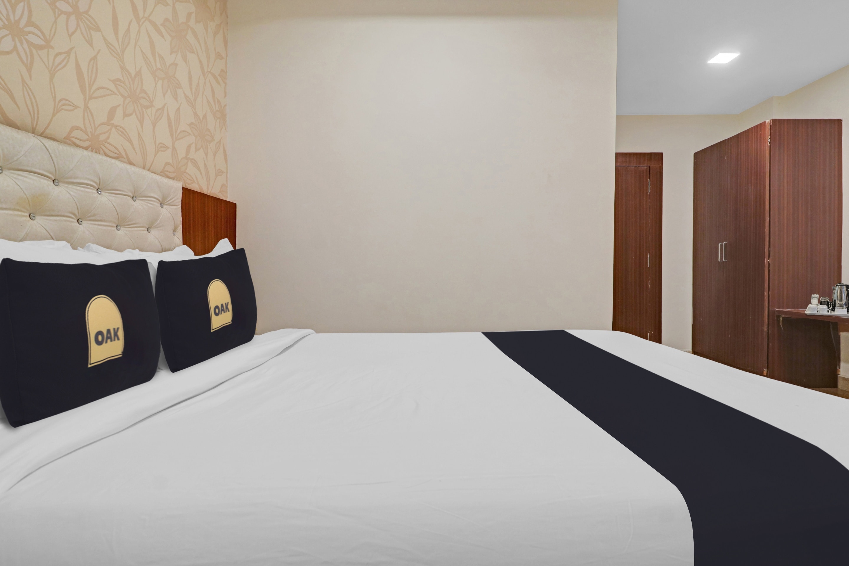 Townhouse OAK Hotel Rhythm, Townhouse Oak Hyderabad, Book ₹588 OYO