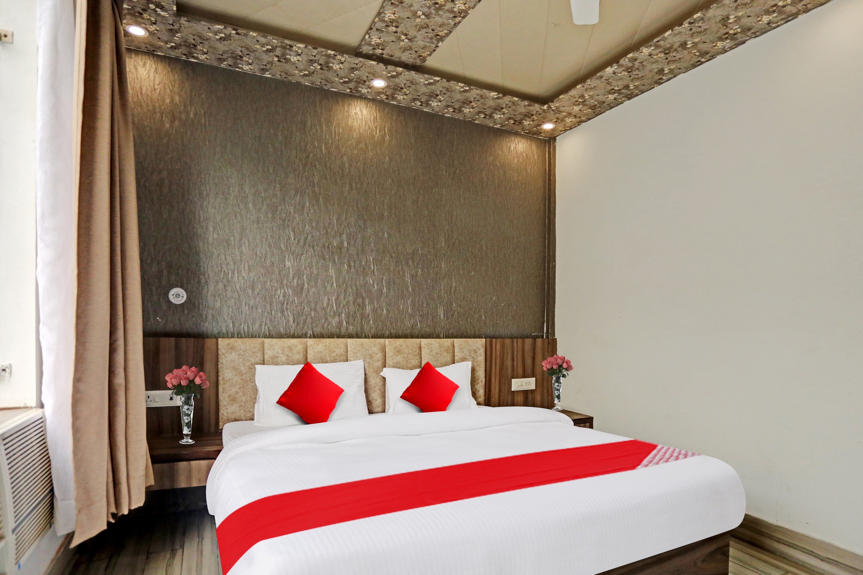 Flagship Sparsh 11 Heaven, Flagship Bareilly, Book ₹1135 OYO