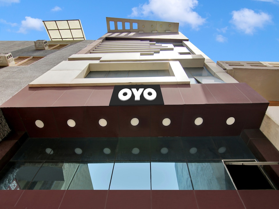 Hotel O KALVIN PLAZA, Airport Delhi, Delhi Transit